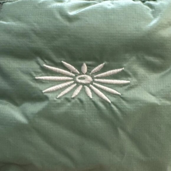 NEW Skhoop Long Vest with Hood Size Small - Picture 2 of 6